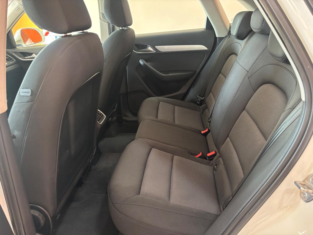 Audi Q3 2.0 TDI 120 CV Sport xeno navi automatica