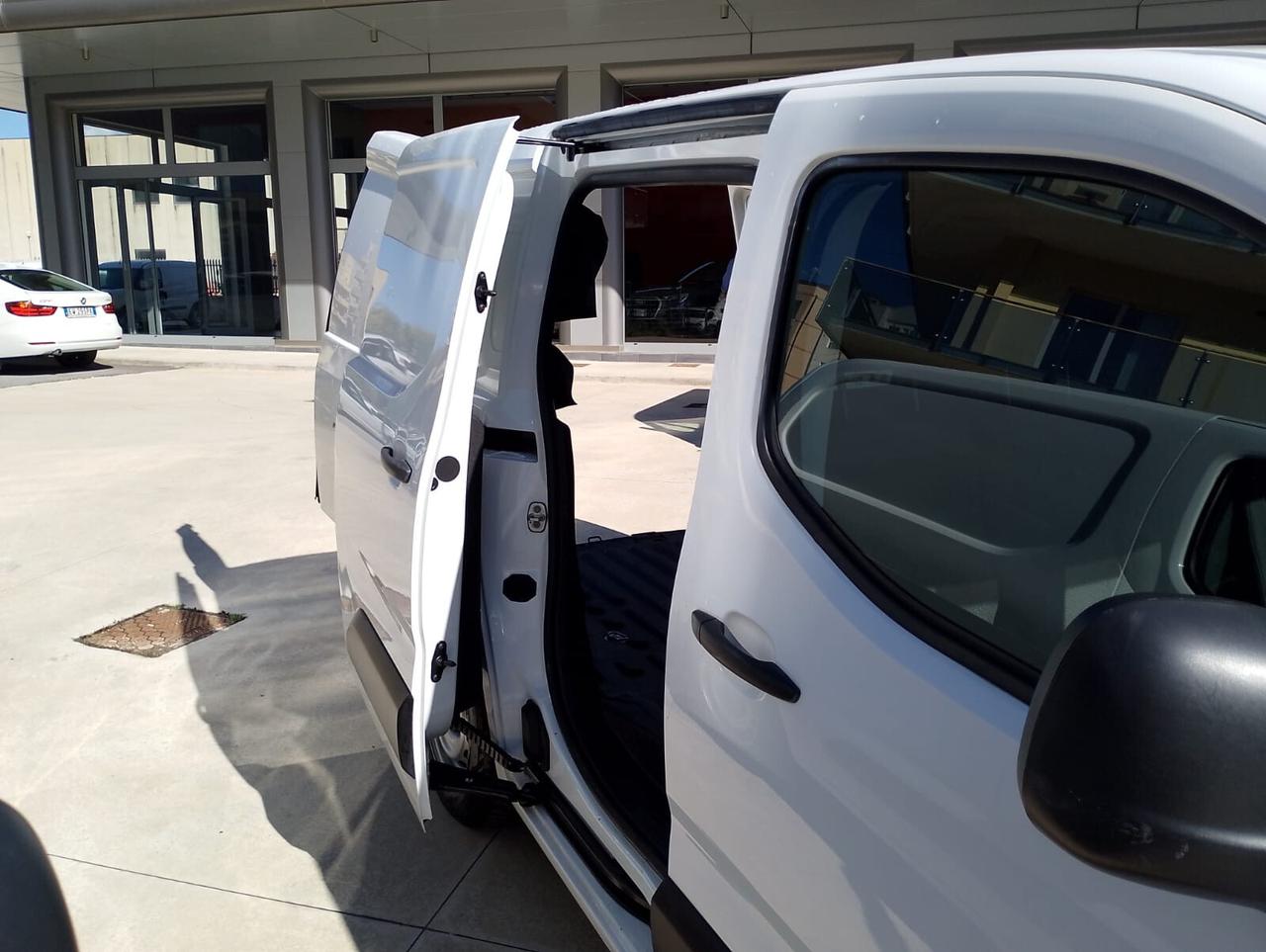 Peugeot Partner PEUGEOT PARTNER 4P /3 POSTI VETT. FURGONATA L1 BLUEHDI 100CV PREMIUM