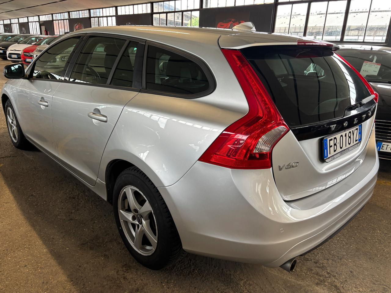 Volvo V60 1.6 84kw 115cv Momentum NEOPATENTATO