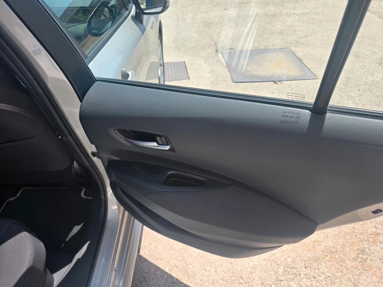 Toyota Corolla Touring Sports 1.8 Hybrid Business