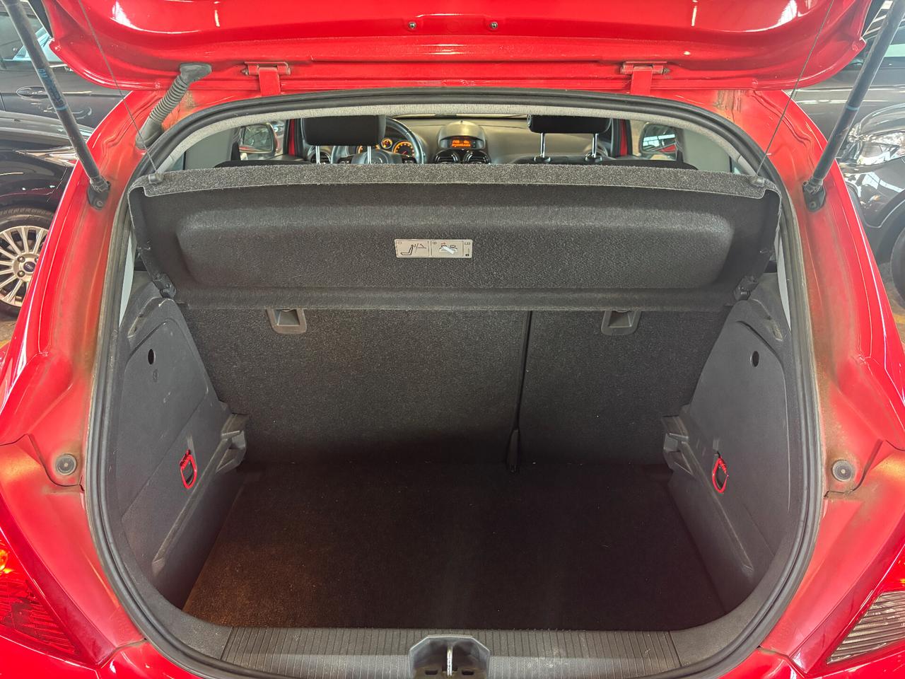 Opel Corsa 1.2 63KW 85CV 3porte Club NEOPATENTATO