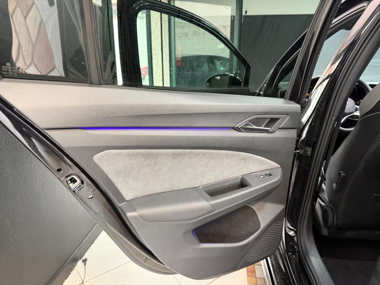 Volkswagen Golf 2.0 TDI 150 CV DSG SCR R-Line