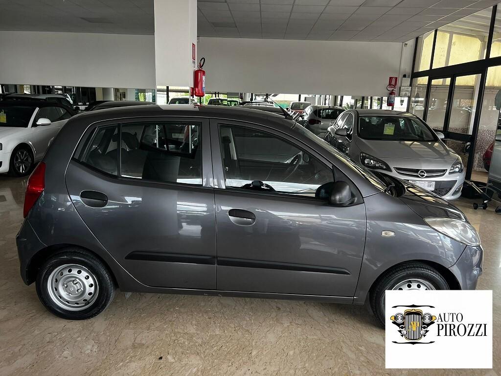 HYUNDAI i10 1.1 Benz del 2011 con 125000KM