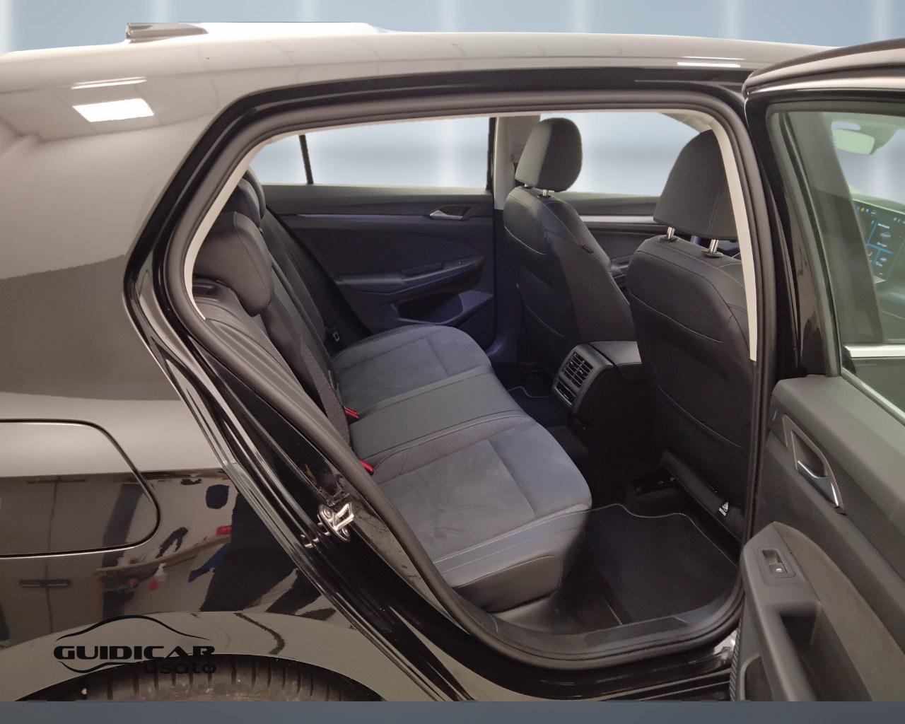 VOLKSWAGEN Golf VIII 2024 - Golf 2.0 tdi Life 150cv dsg