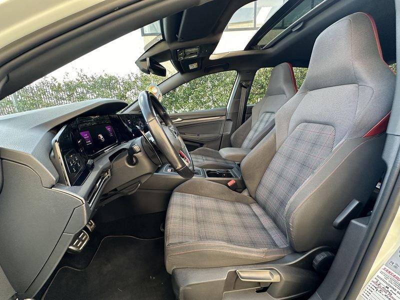 Volkswagen Golf GTI 2.0TSI Performance DSG