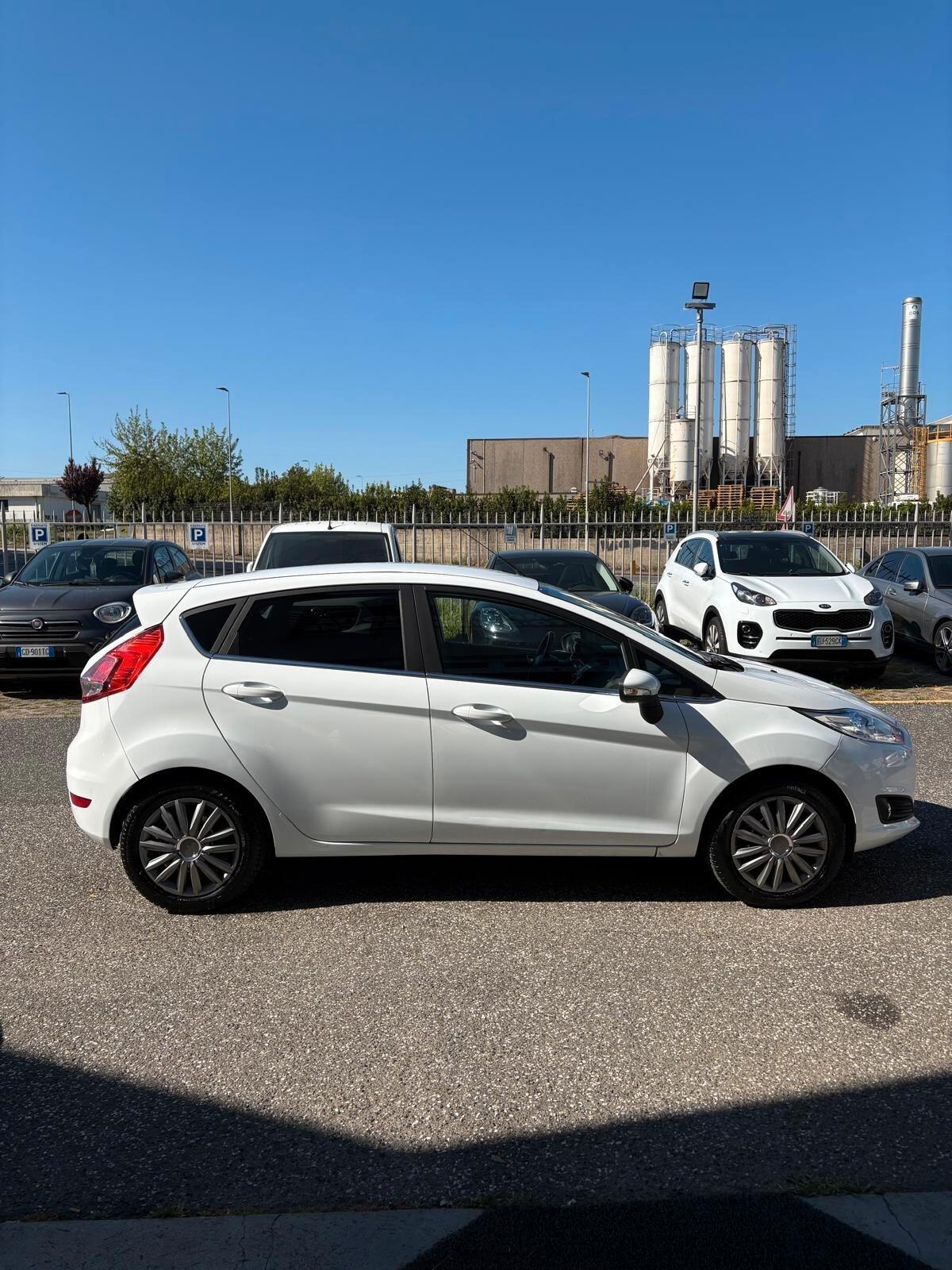 Ford Fiesta 1.5 TDCi 75CV 3 porte Black & White Edition