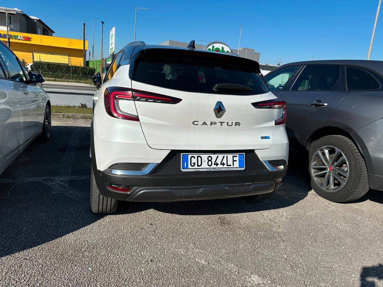 Renault Captur Plug-in Hybrid E-Tech 160 CV Initiale Paris