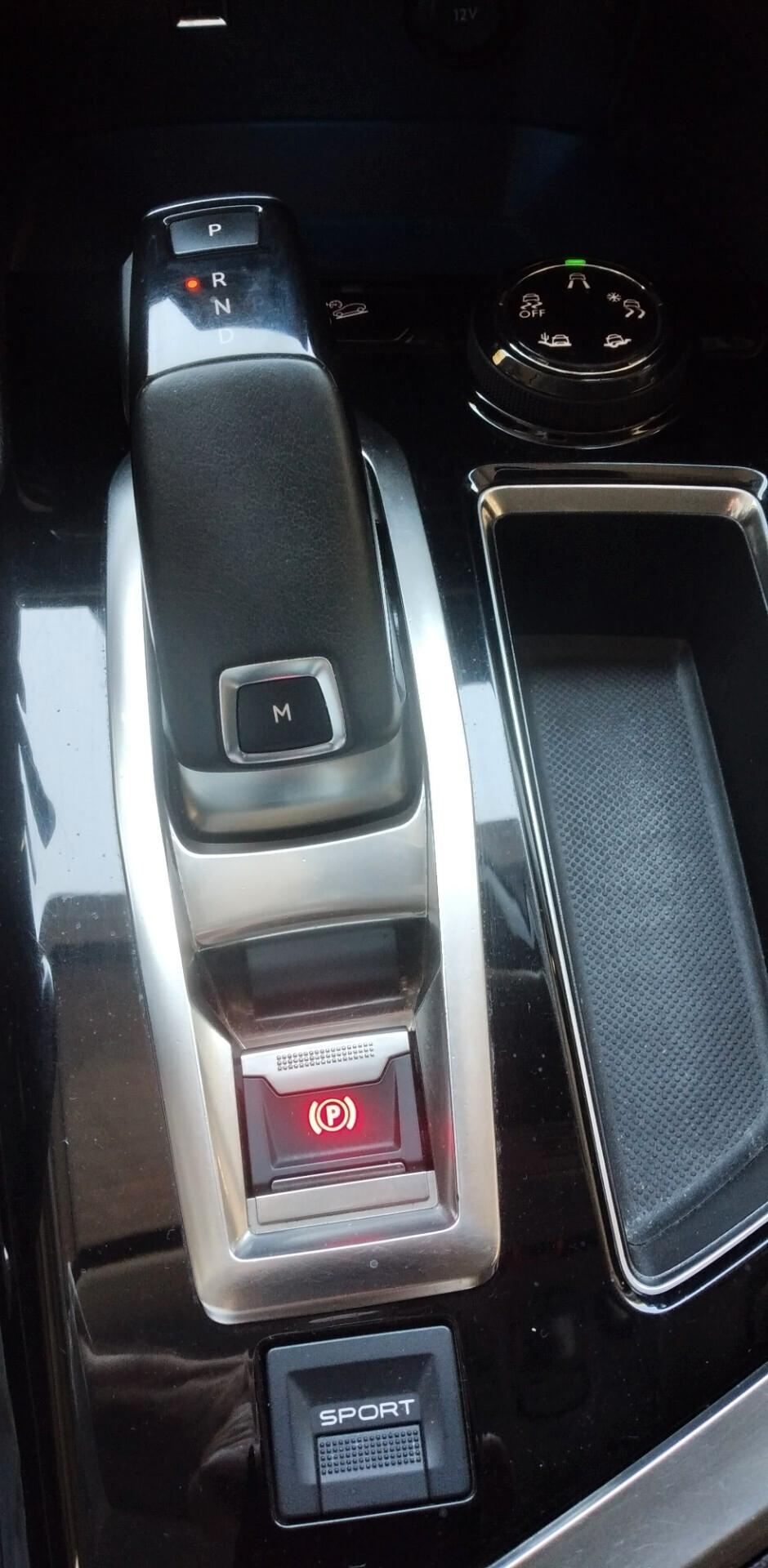 Peugeot 3008 BlueHDi 130 S&S EAT8 Active OK NEOPATENTATI