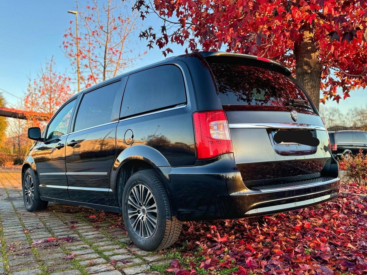 Lancia Voyager 2.8 Turbodiesel Platinum 177 CV