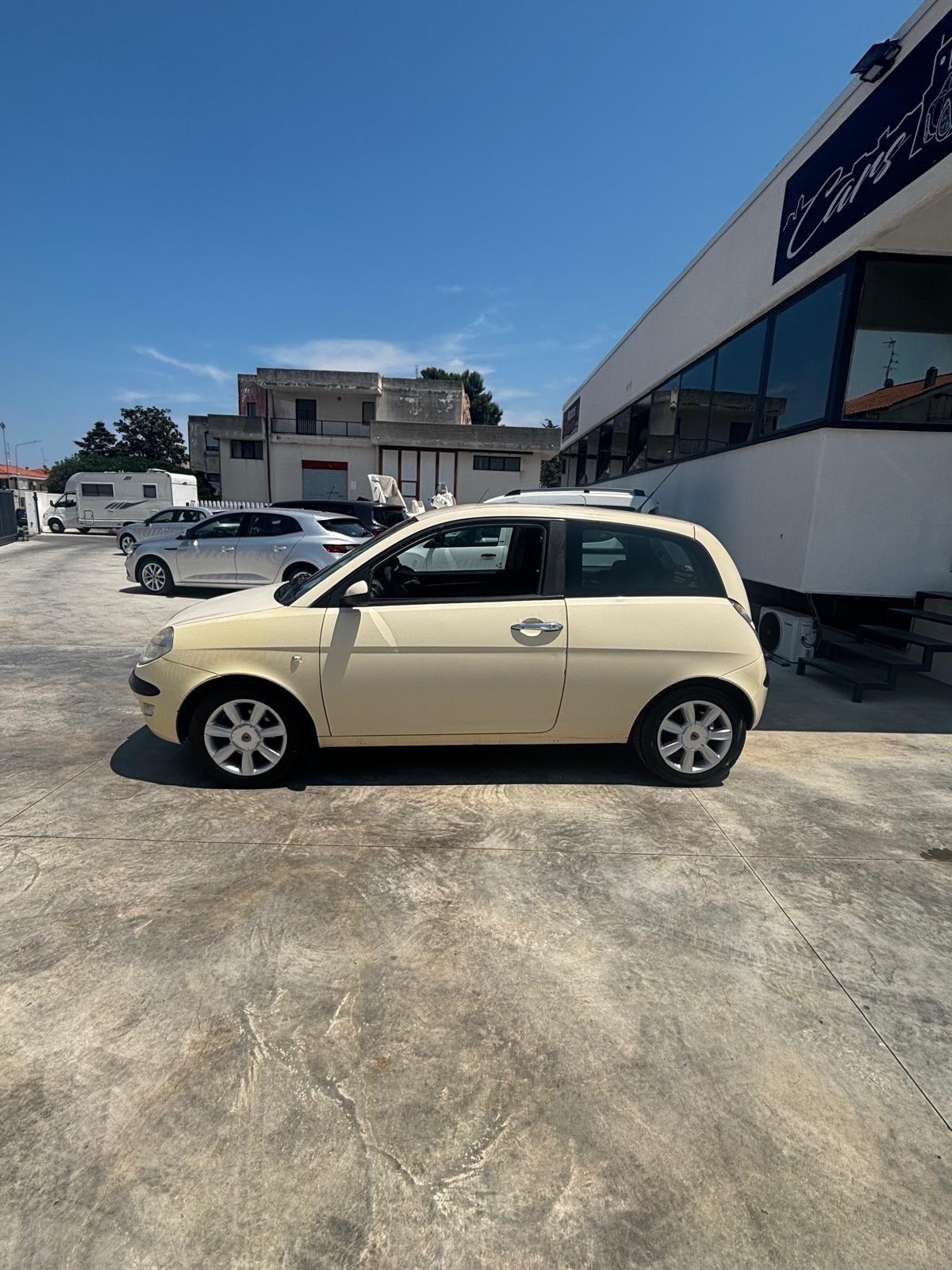 Lancia Ypsilon 1.2 16V Argento