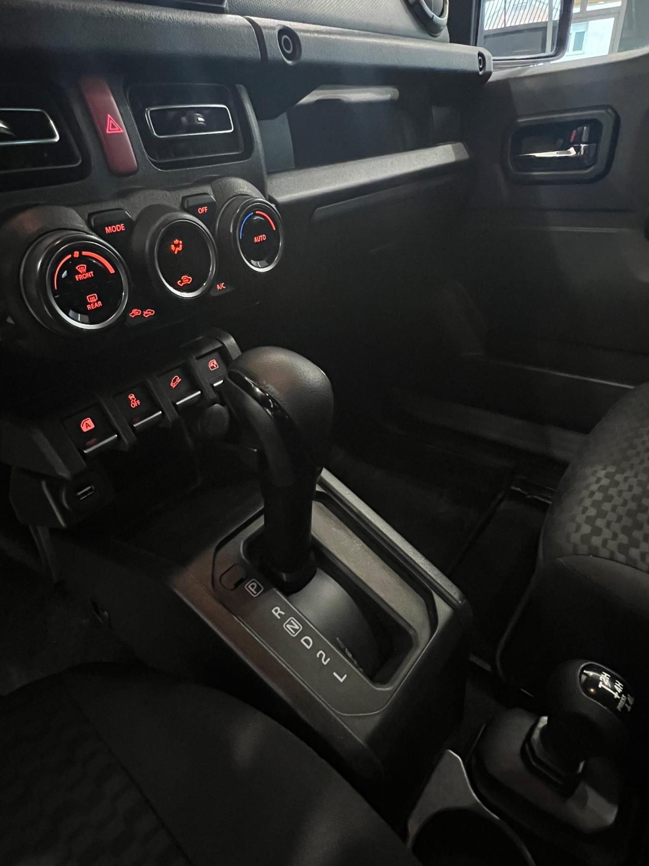 Suzuki Jimny 1.5 4AT Top