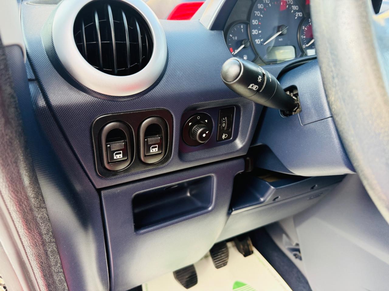 Peugeot 1007 1.4 Happy 82.000 km!!