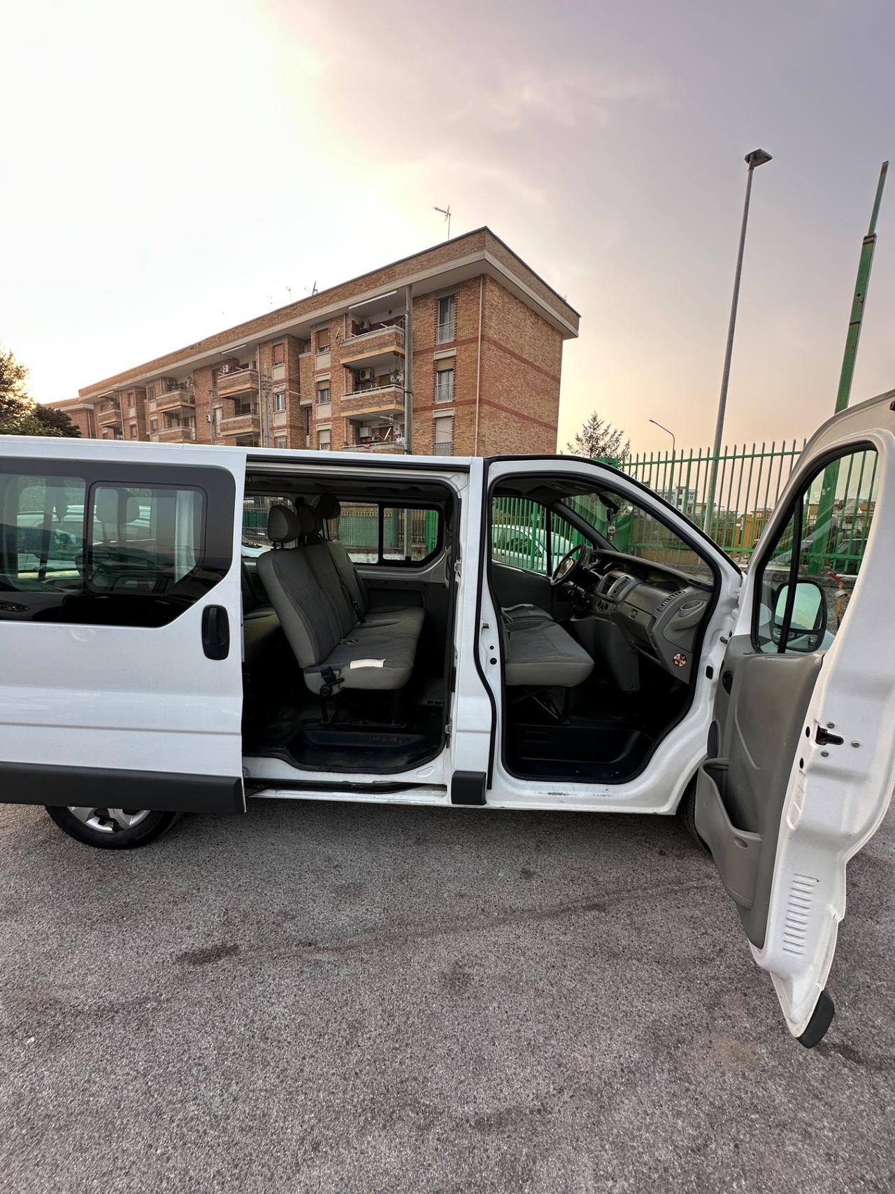 Nissan Primastar C29 2.5 dCi 150CV PC-TN Combi Smart