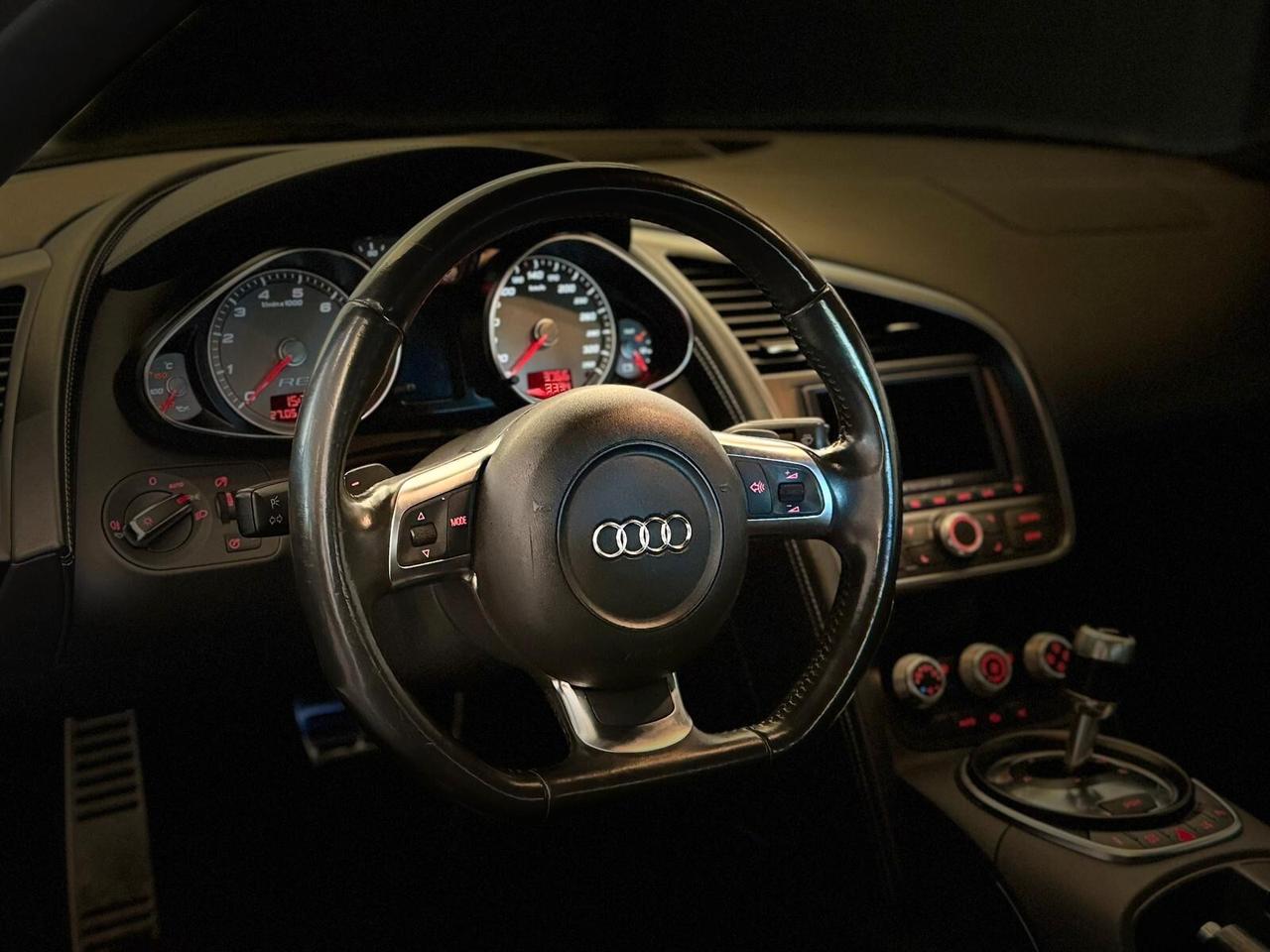 AUDI R8 V8 420CV UNIPRO PERMUTE GARANZIA R-TRONIC