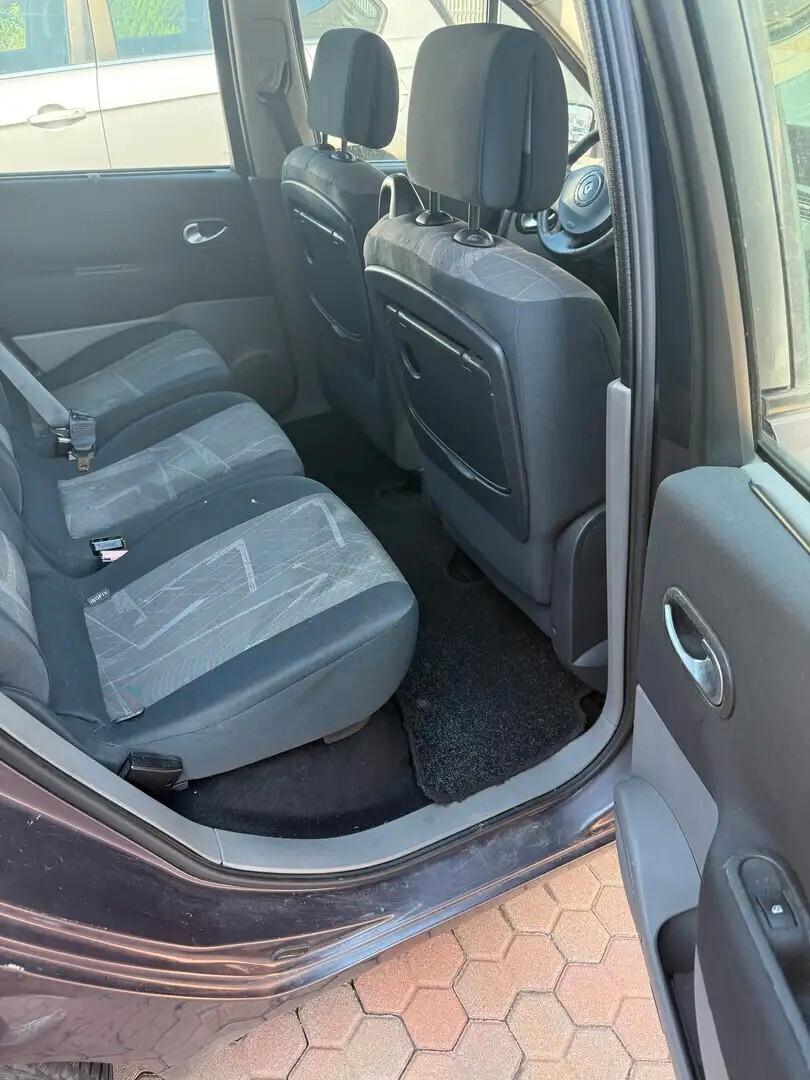 Renault Scenic Grand Scénic 1.9 dCi Luxe Dynamique