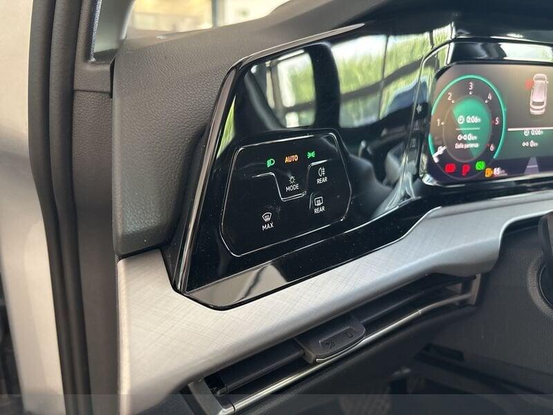 Volkswagen Golf 8 2.0 TDI SCR LIFE DSG 115 CV
