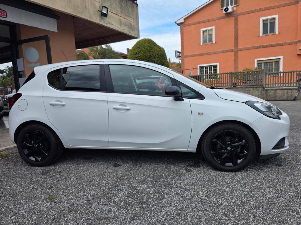 Opel Corsa 1.2 Coupé b-Color