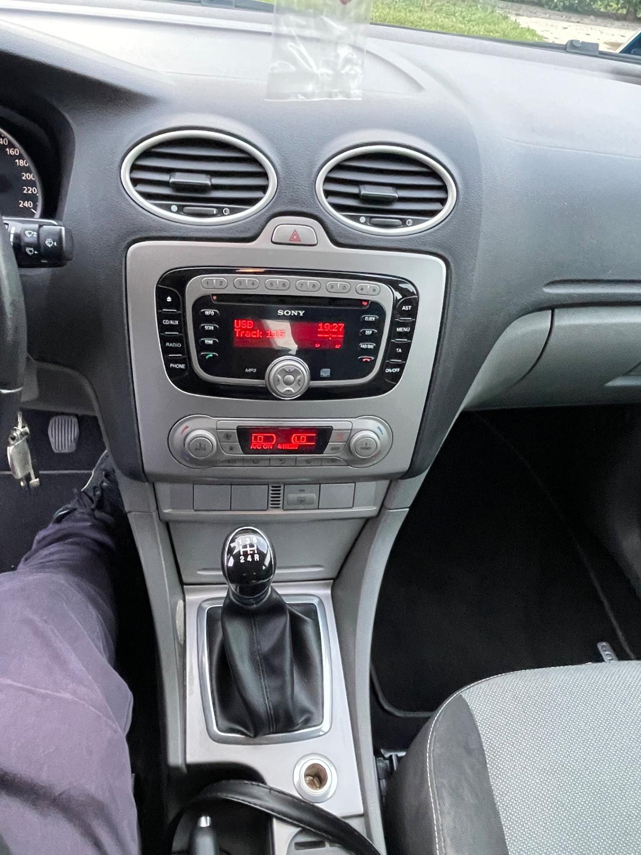 Ford Focus 1.6 TDCi titanum anno 2011 pronta uso