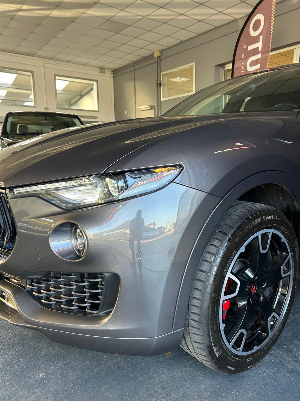 Maserati Levante V6 Diesel 250 CV AWD Gransport