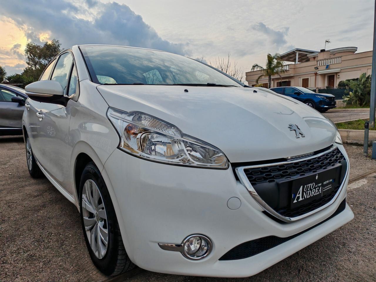 Peugeot 208 1.4 HDi 68Cv full optional 5porte 2015