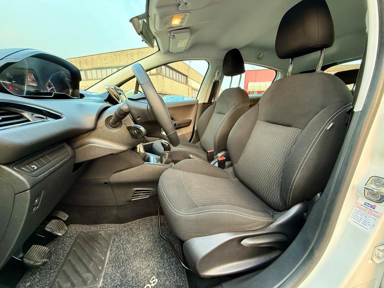 Peugeot 208 1.2i Benzina 82CV 5PT NEOPATENTATI 117.000KM