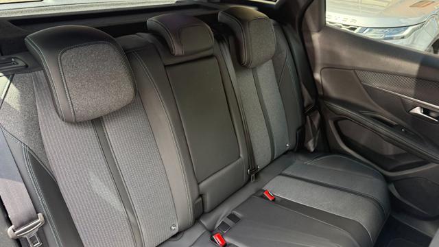 PEUGEOT 3008 HYBRID 136CV e-DCS6 ALLURE*FULL LED*CARPLAY*C.L.18