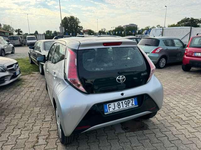 Toyota Aygo 5p 1.0 x-play my15 Automatica Neopatentati