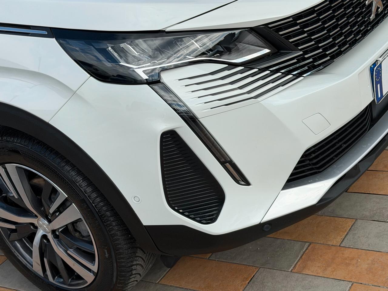 Peugeot 3008 1.5 BLUEHDI 130 cv. AT8 ALLURE (Nav)