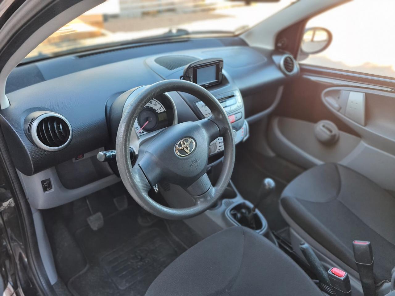 Toyota Aygo 1.0 12V VVT-i 5 porte Deep Ocean Connect