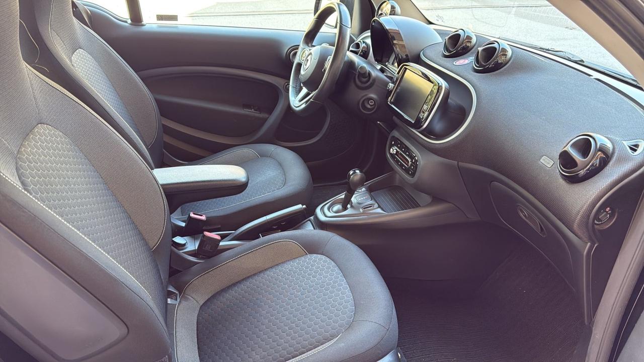 Smart ForTwo EQ Passion iva esposta