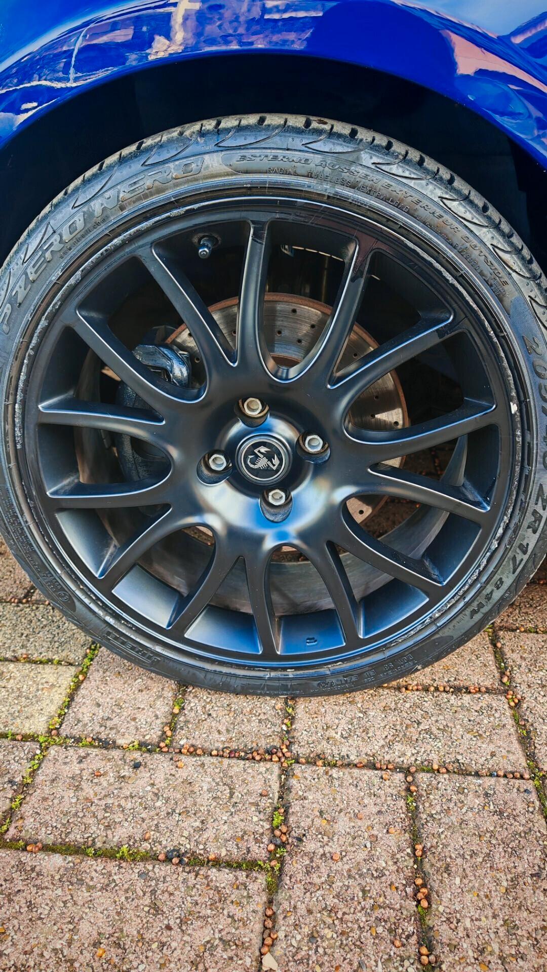 Abarth 595 1.4 Turbo T-Jet 165 CV Monster Energy Yamaha