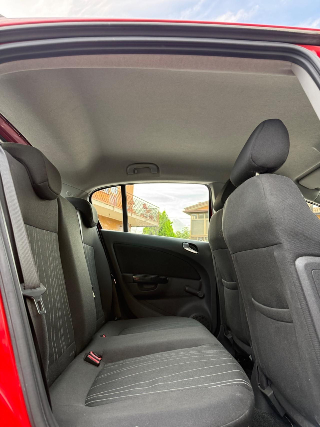 Opel Corsa 1.2 5 porte Cosmo