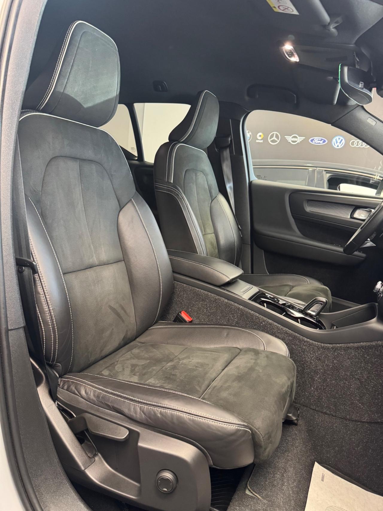 Volvo XC40 D3 2.0 150 Cv R-design Finanziabile
