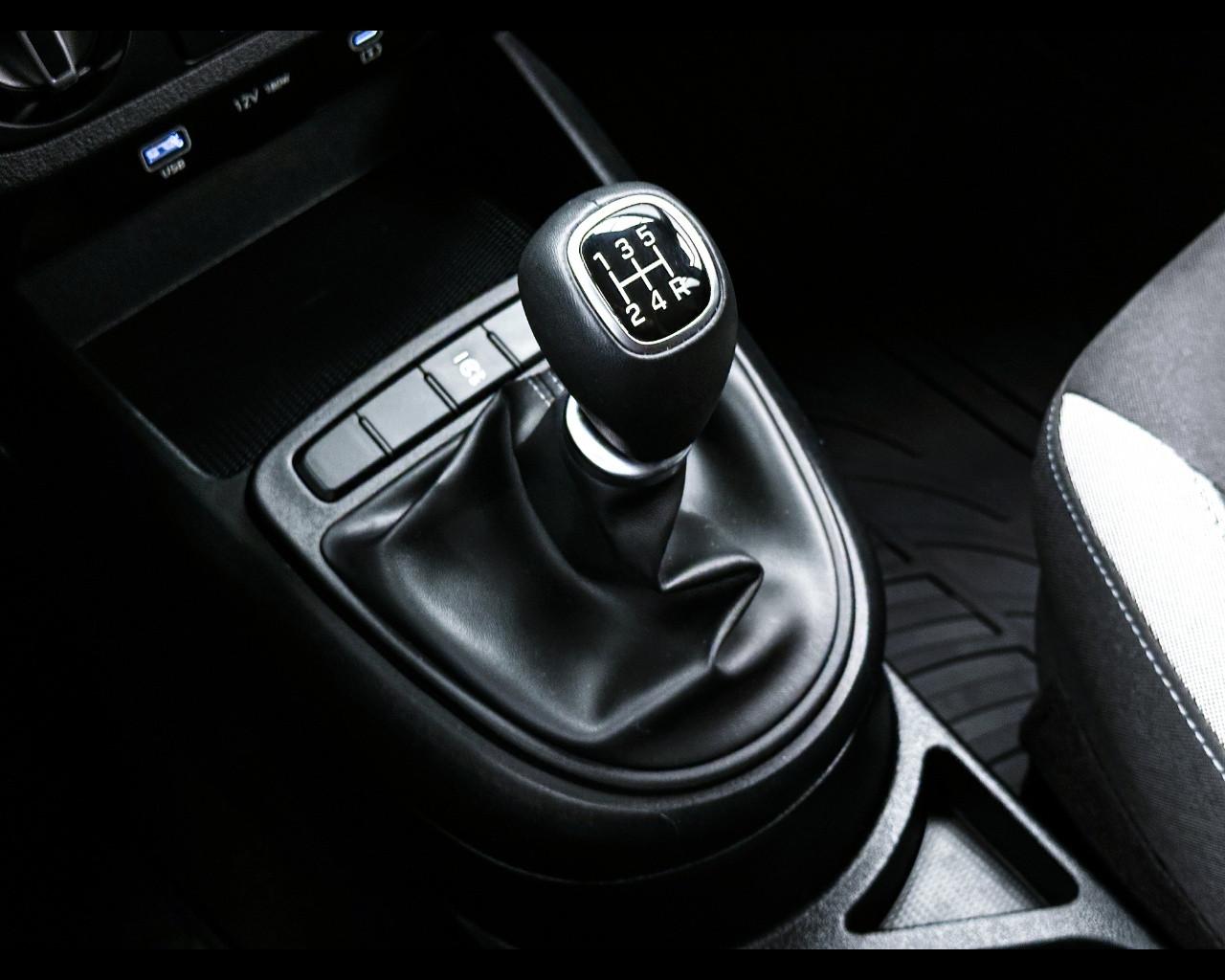 HYUNDAI i10 3ª serie - i10 1.0 MPI Connectline