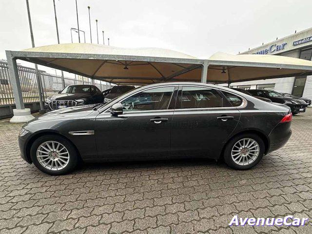 JAGUAR XF 2.0 d Pure BERLINA AUTOMATICA TELECAMERA IVA ESP