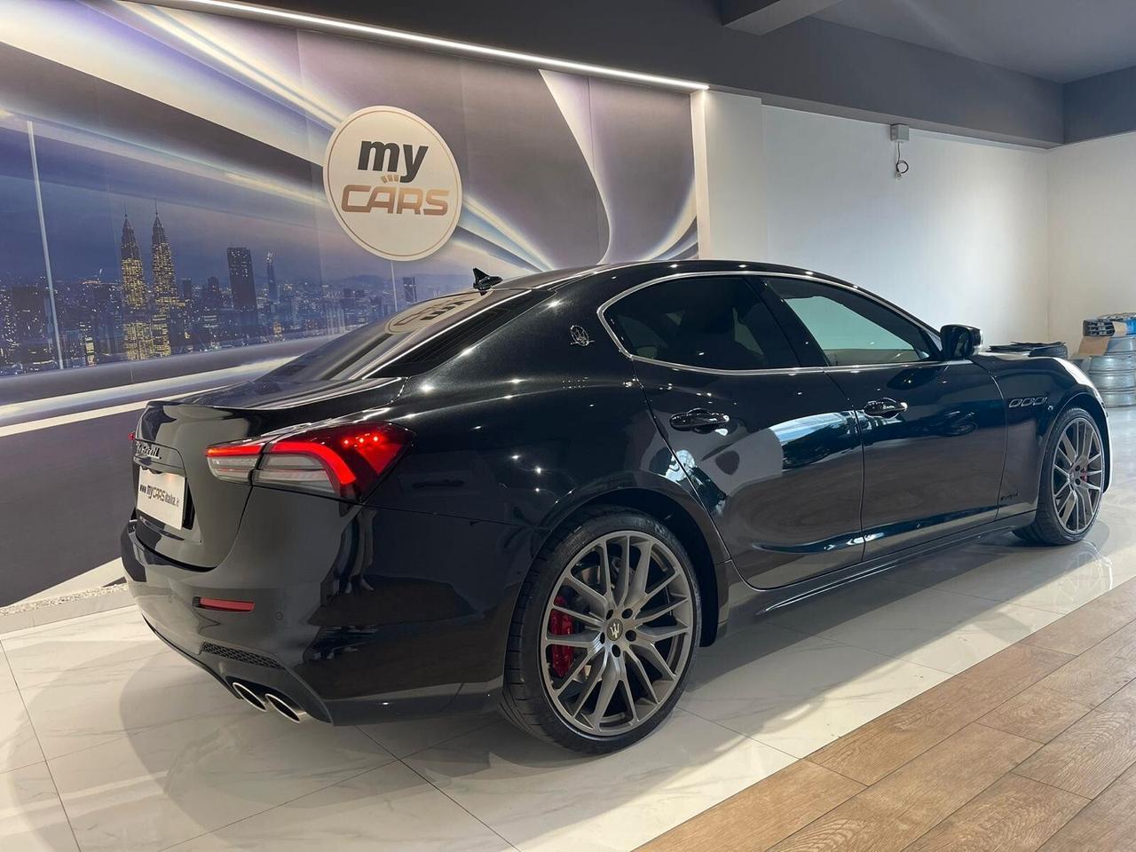 Maserati Ghibli V6 430 CV Q4 Nerissimo Edition