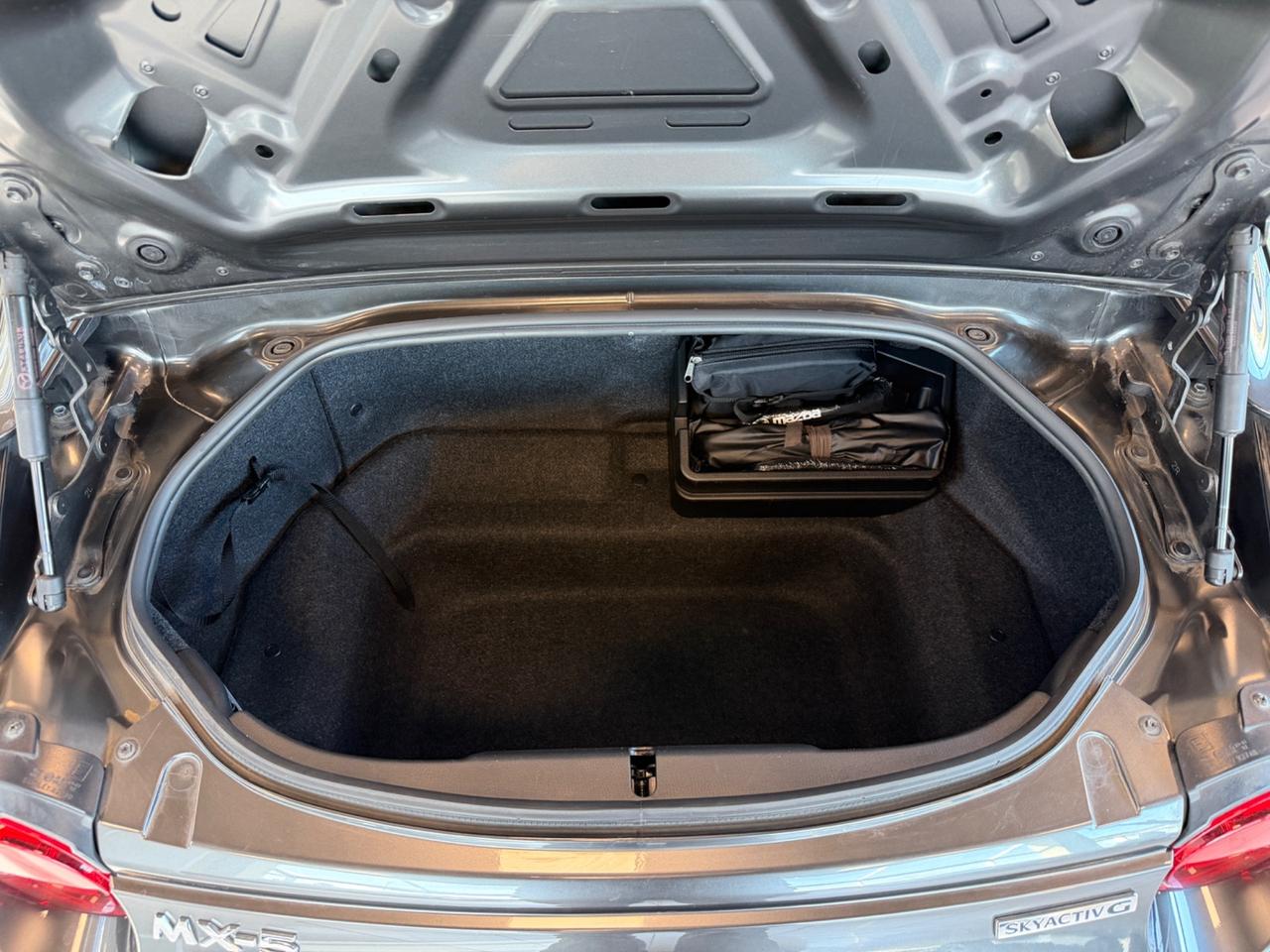 Mazda MX-5 2.0L Skyactiv-G RF Sport i-ELOOP