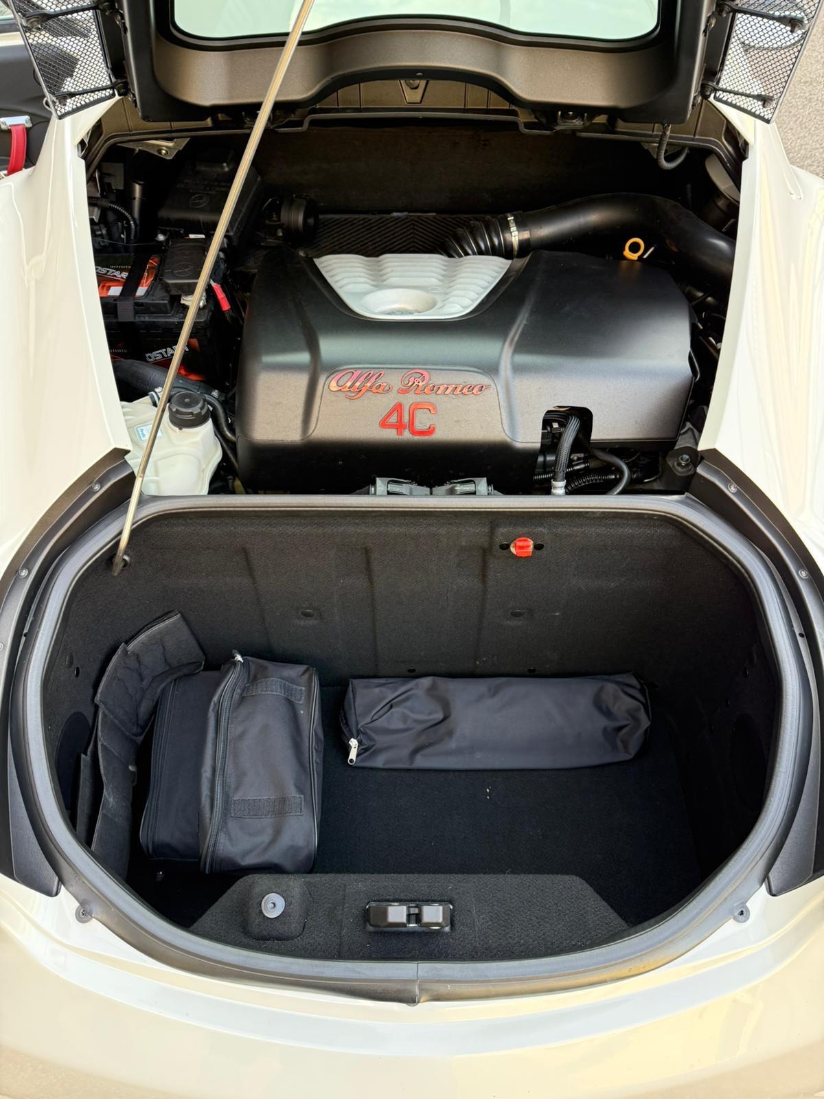 Alfa Romeo 4C 1750 TBi "SOLO 27.500 KM!!!"