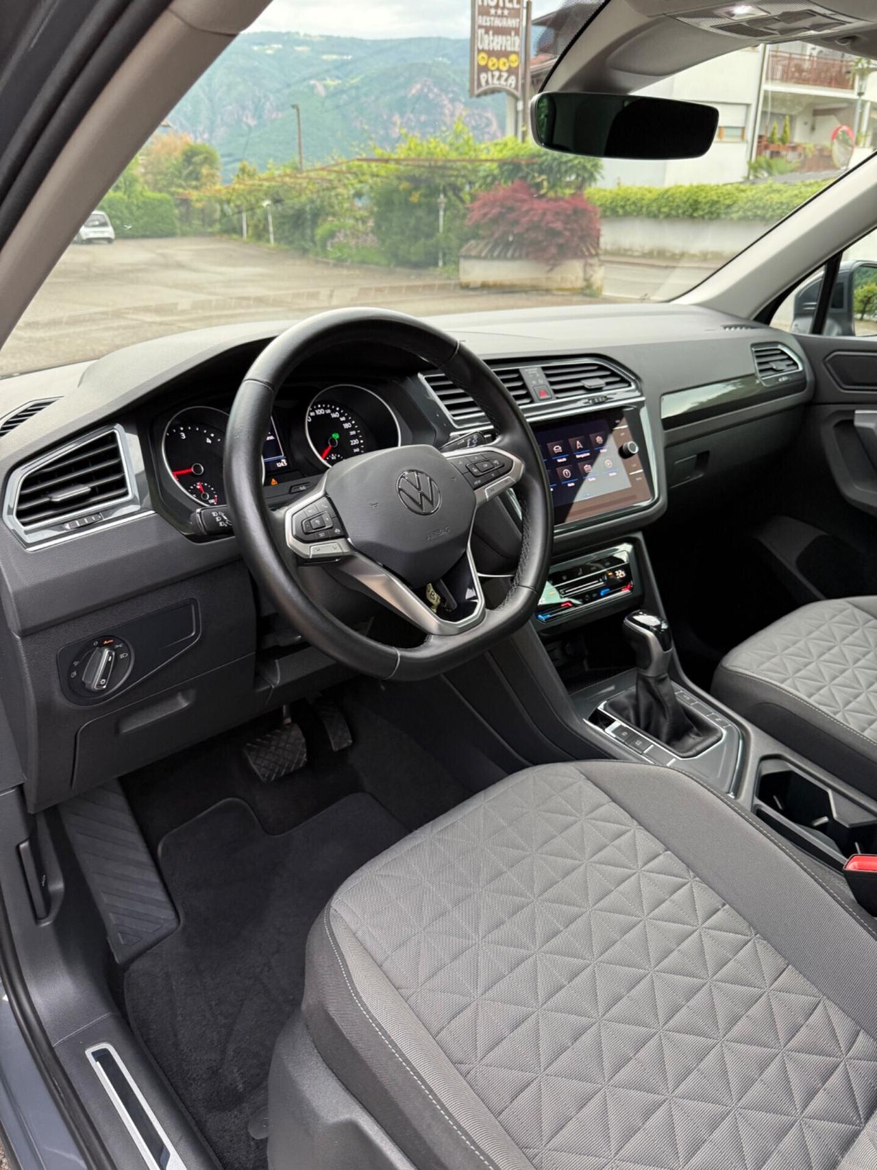 Volkswagen Tiguan 2.0 TDI SCR DSG Sport BlueMotion Technology