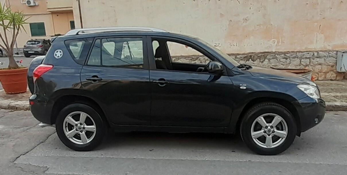 Toyota RAV 4 RAV4 2.2 D-4D 136 CV