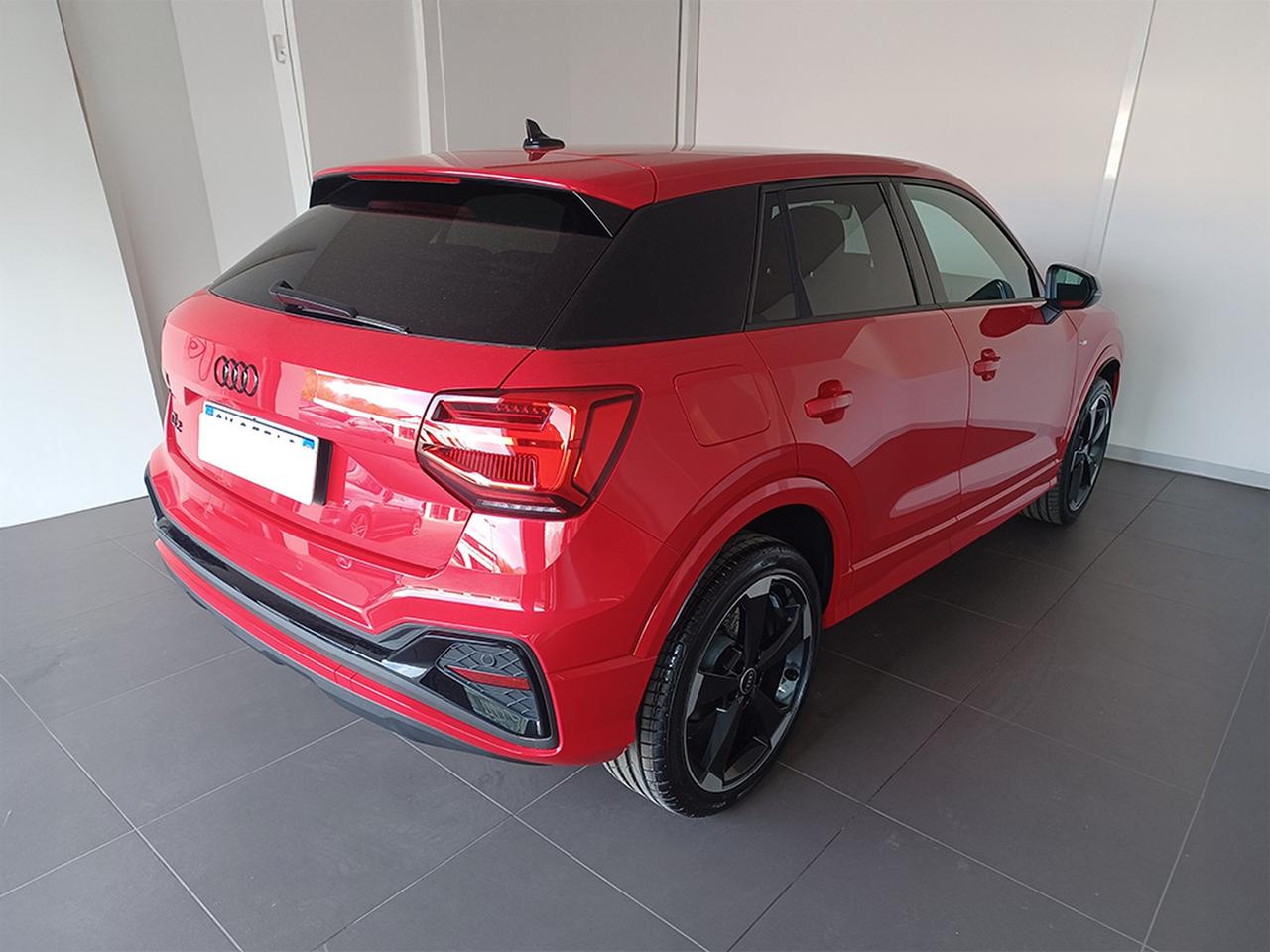 Audi Q2 35 1.5 tfsi identity black s-tronic