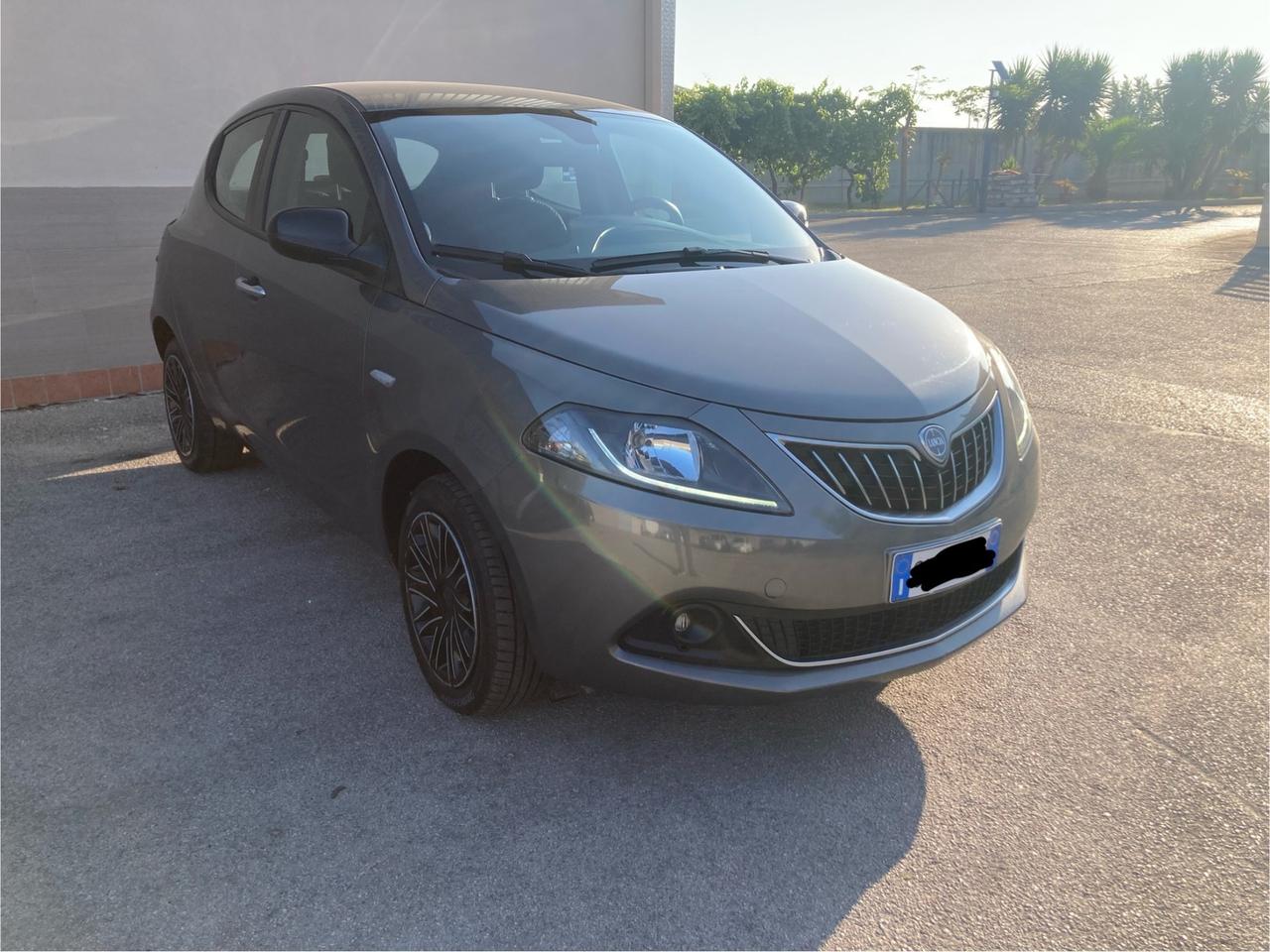 Lancia Ypsilon 1.0 FireFly 5 porte S&S Hybrid Gold