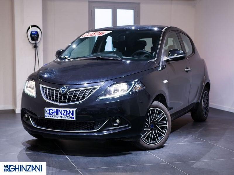 Lancia Ypsilon 1.0 Hybrid 70 CV S&S Gold Neo Patentati