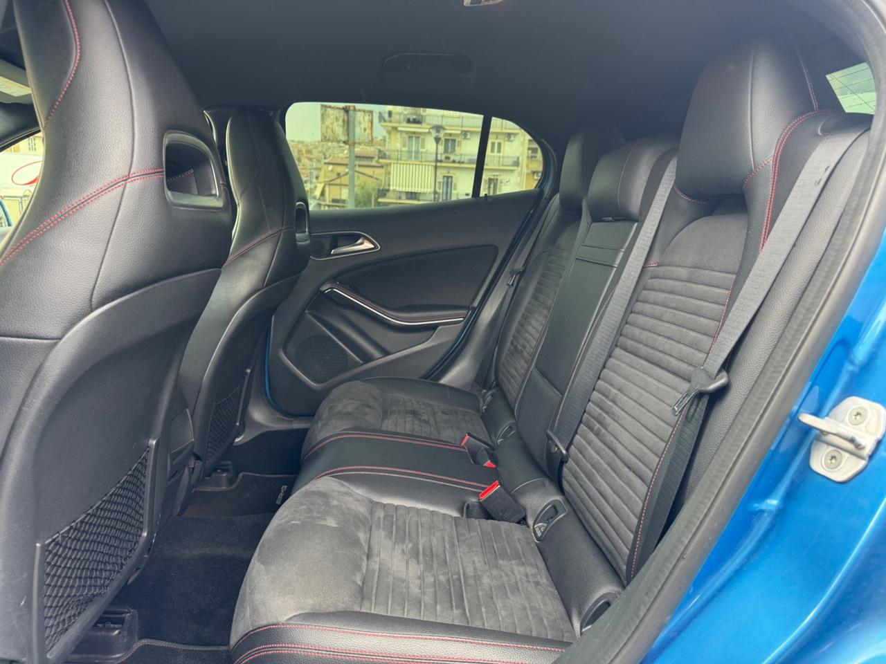 MERCEDES GLA 200D 136 CV PREMIUM PLUS 7G-TRONIC FULL