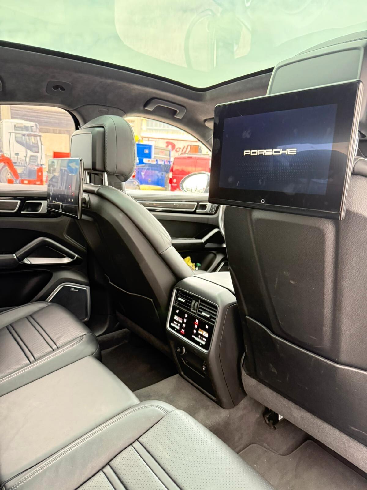 Porsche Cayenne Coupé 4.0 V8 Turbo S E-Hybrid 680 cv,