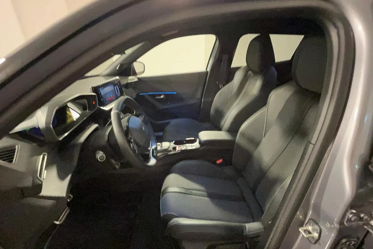 Peugeot 2008 motore elettrico 136 CV Active