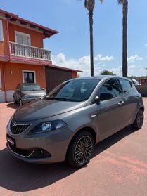 Lancia Ypsilon 1.0 Hybrid 69cv