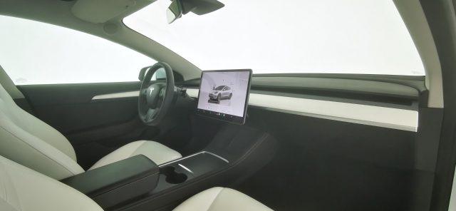 TESLA Model 3 RWD