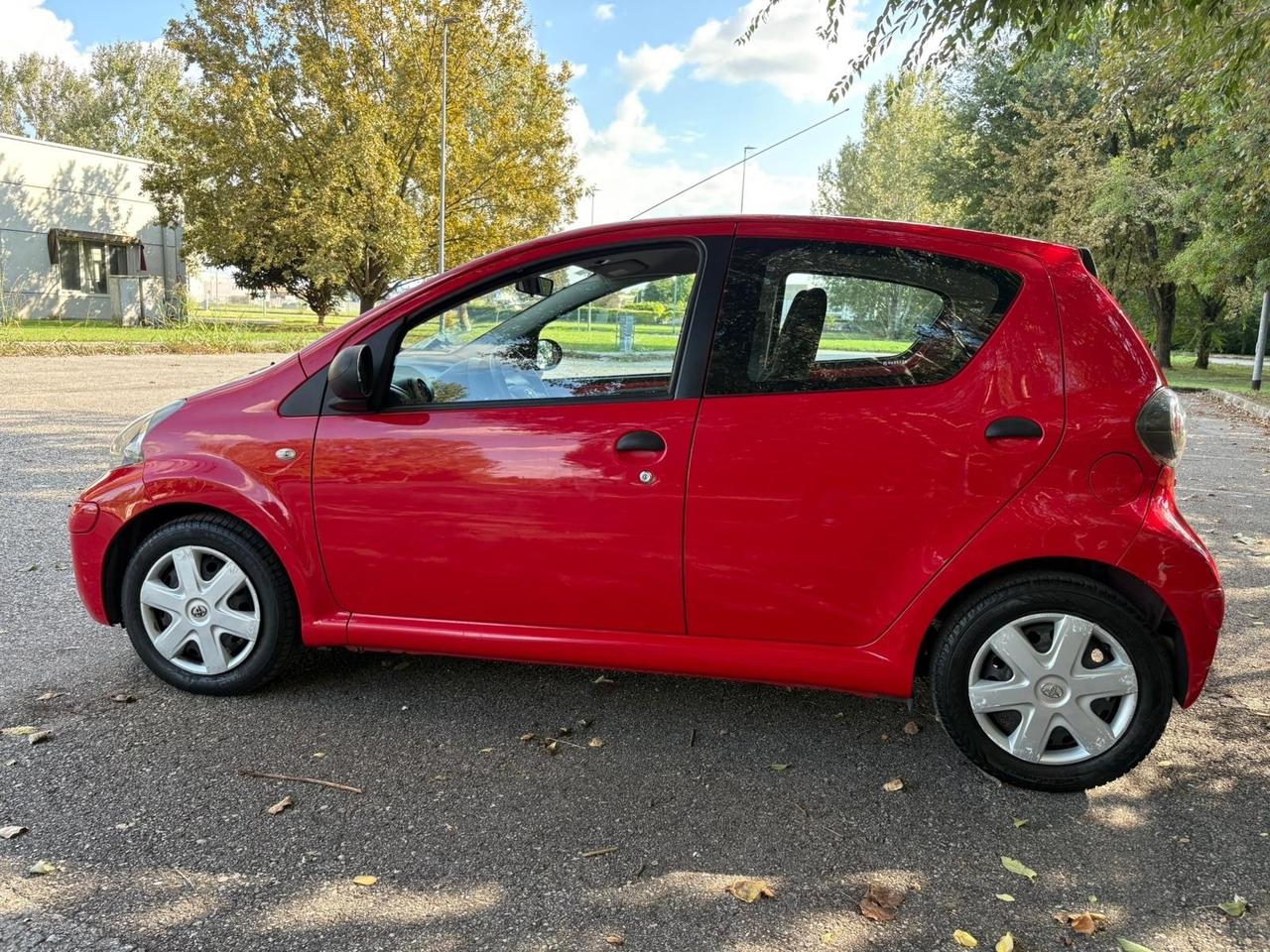 Toyota Aygo 1.0 12V VVT-i 3 porte Now Red Edition