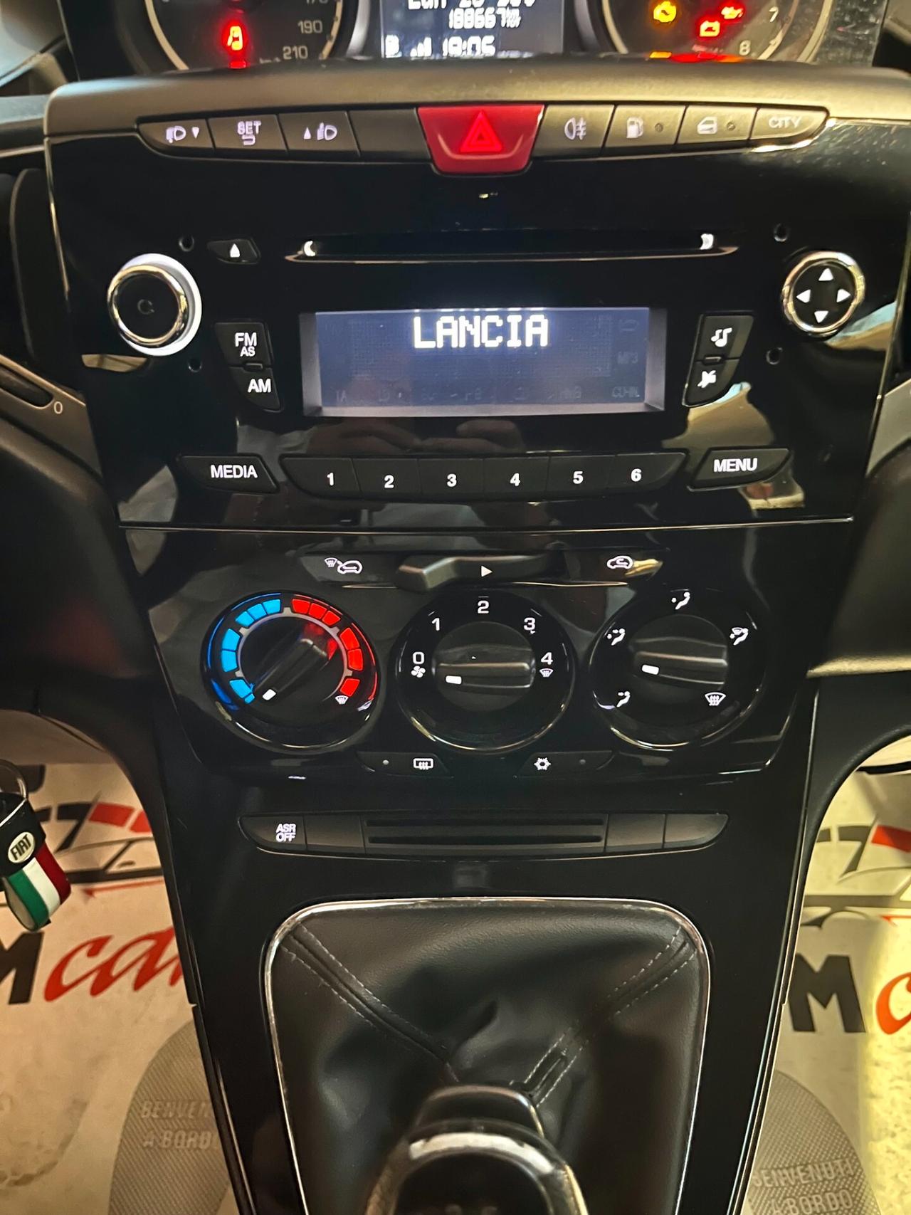 Lancia Ypsilon 0.9 TwinAir 85 CV Metano Elefantino